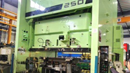 写真：Washino 250tonPRGプレス CX2-250